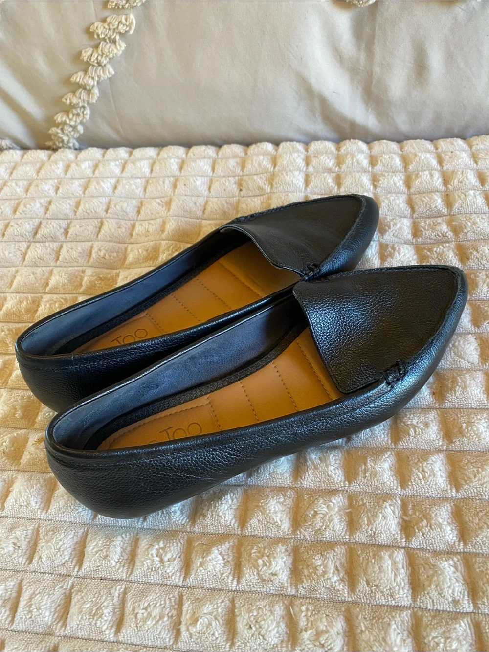 me too Black Pointed Toe Slip-On Flats
